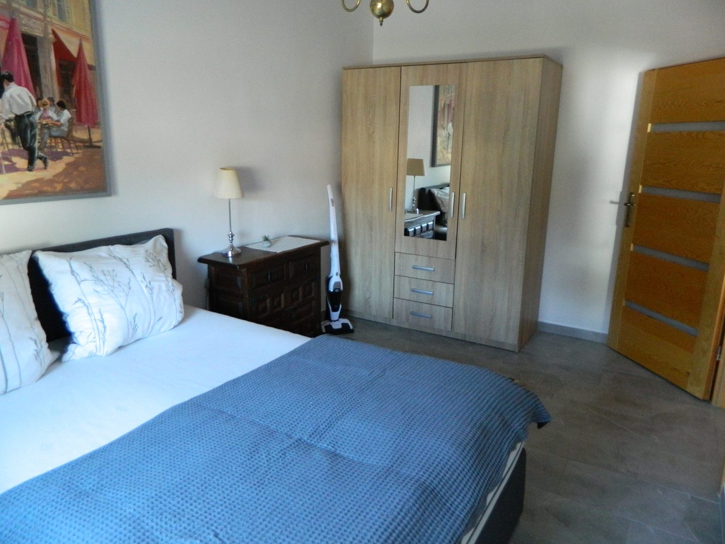 alten-gutshof-ferienwohnung-schlafzimmer-doppelbett-gutshof-ferienwohnungen