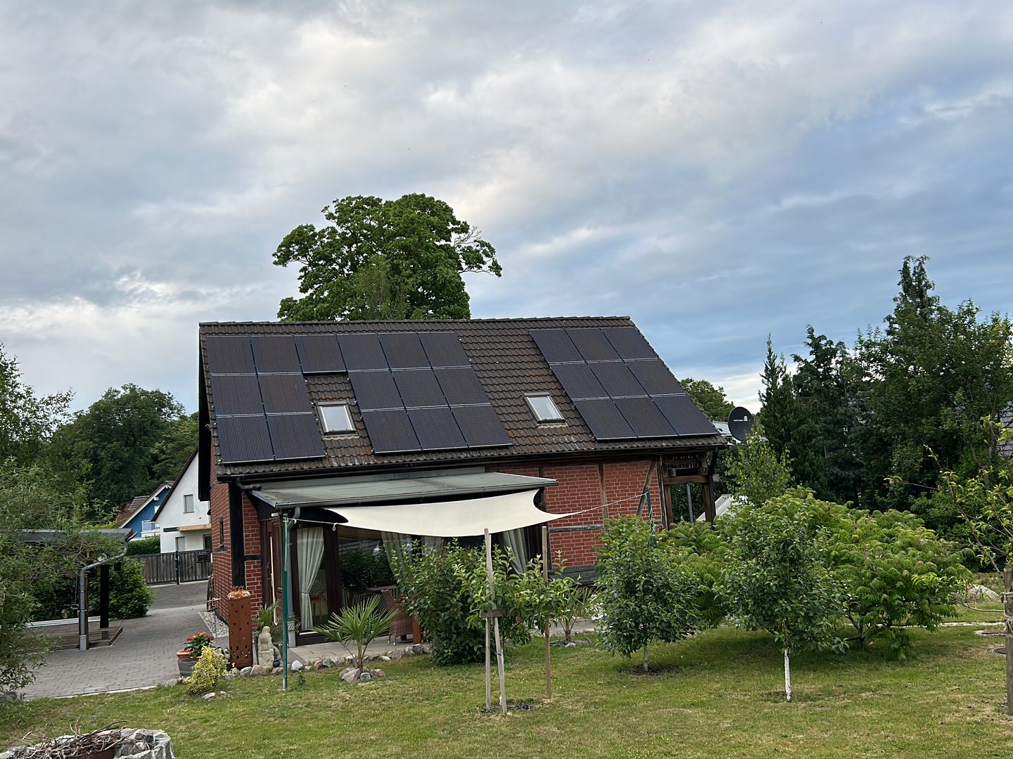 fachwerkhaus-ferienwohnung-aussenansicht-sommer-gutshof-ferienwohnungen_2
